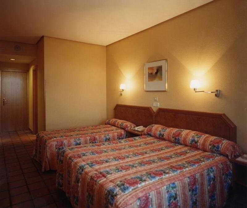 As Hoteles Altube Zuia Exteriör bild